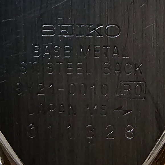 Seiko Quartz Dainty Black and Gold tone Watch - Picture 13 of 16